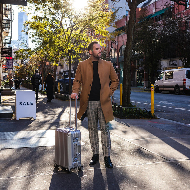 AURA M – ALUMINIUM Suitcase